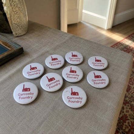 Custom printed campaign buttons in bulk
